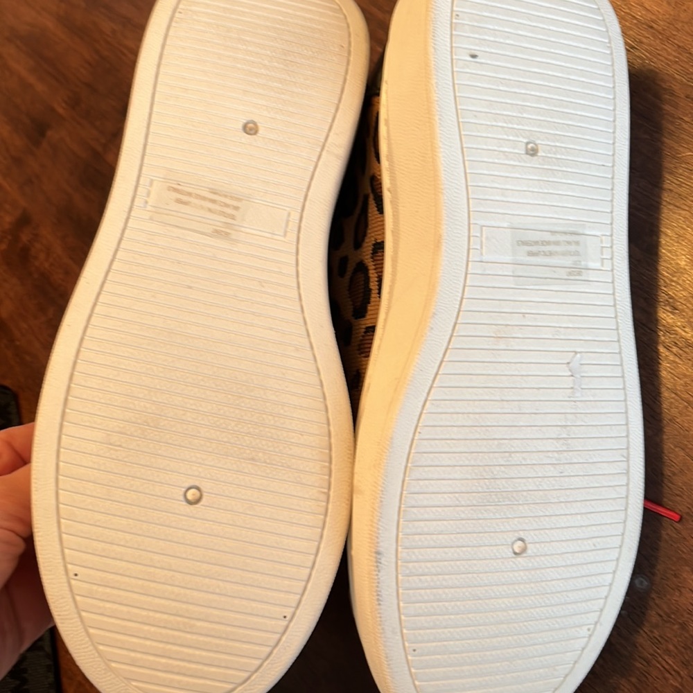 Forever 21 Platform Leopard Fashion Sneakers Size 8 fits like 8.5 worn once! - Picture 7 of 7